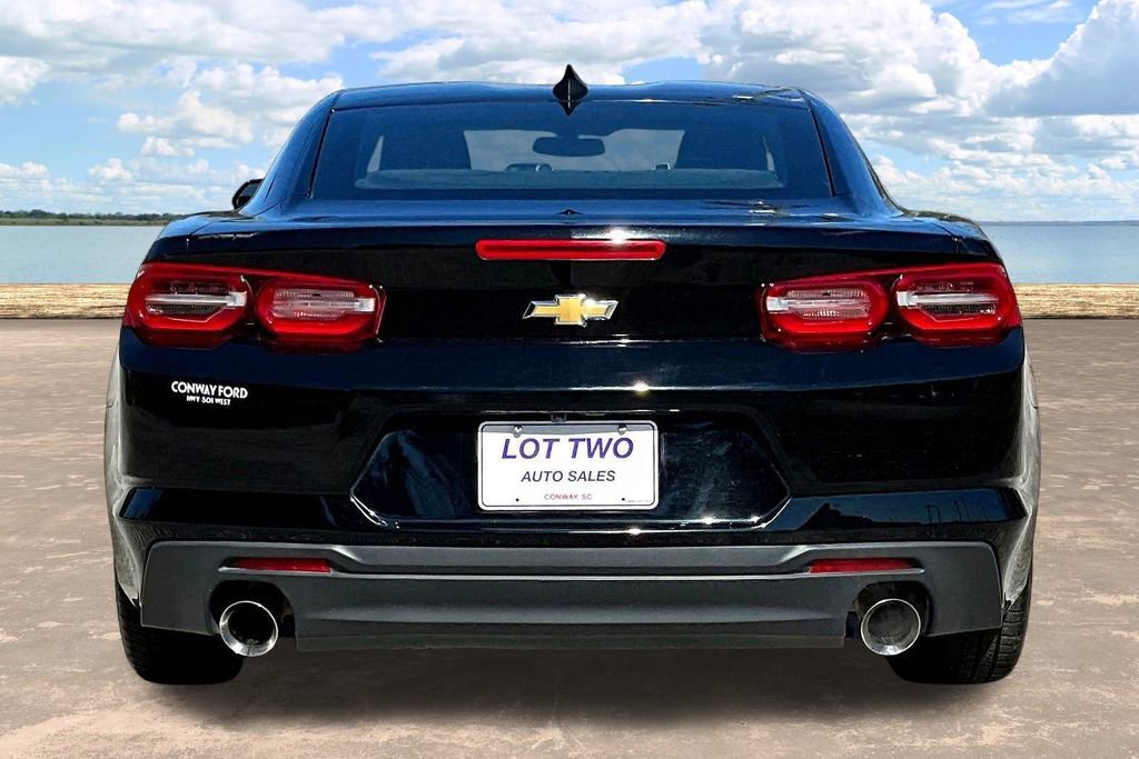 Used 2022 Chevrolet Camaro LT RWD image 7