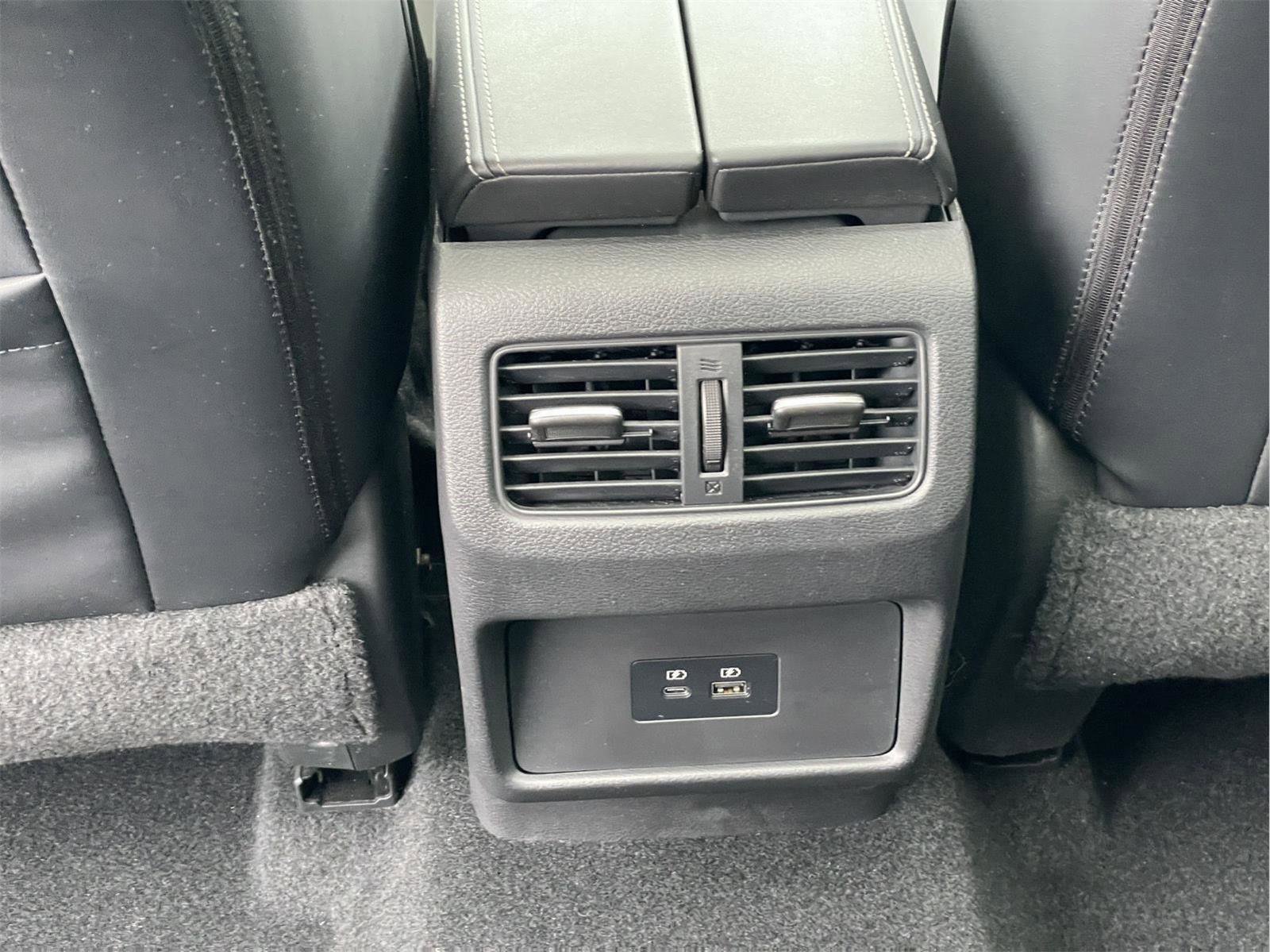 Used 2021 Nissan Rogue SV w/ Premium Package image 18