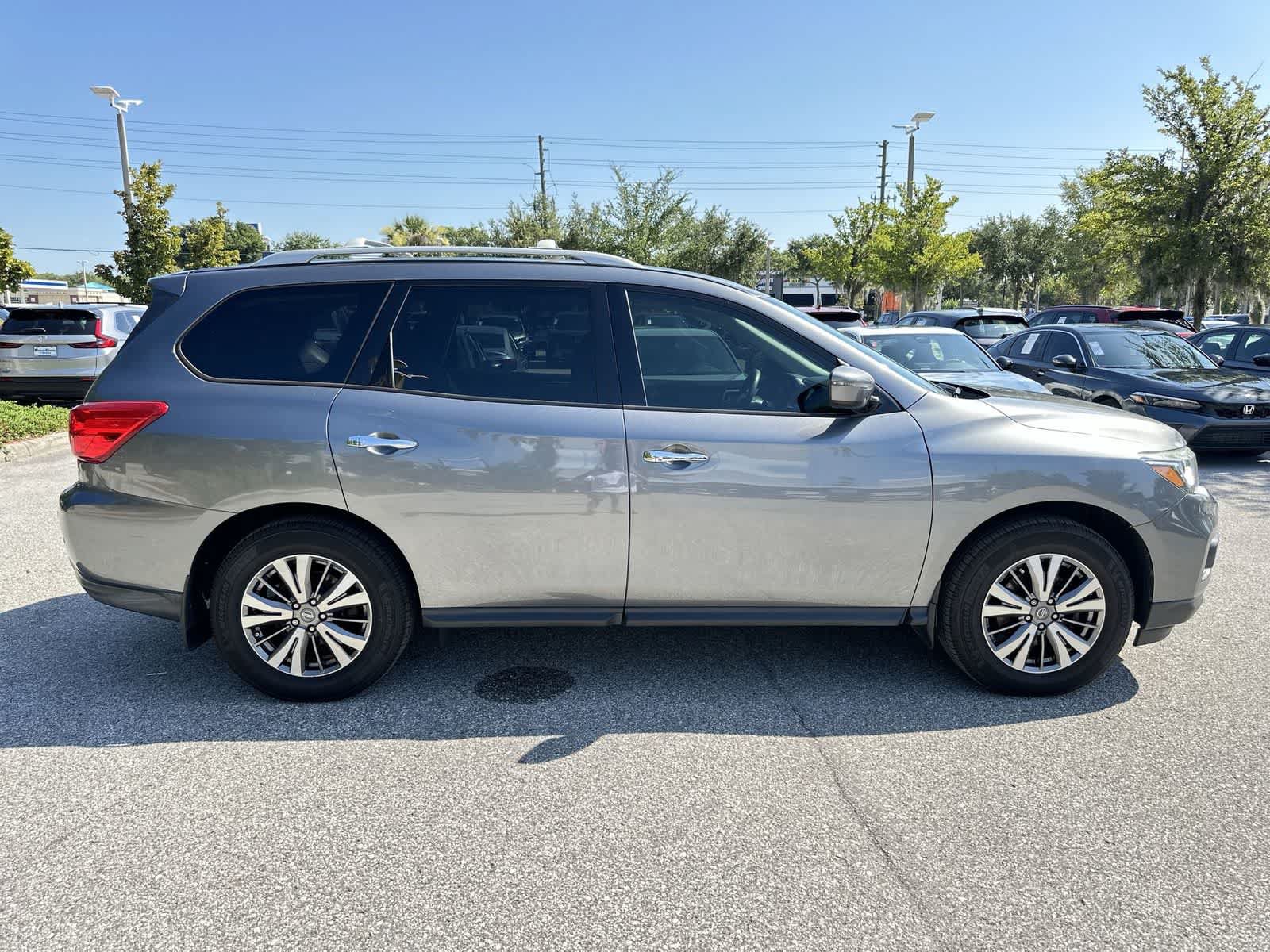 Used 2020 Nissan Pathfinder S FWD image 7