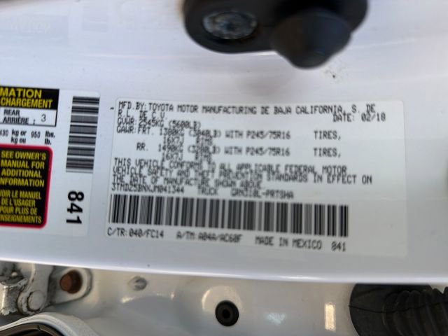 Used 2018 Toyota Tacoma SR5 AWD/4WD image 27