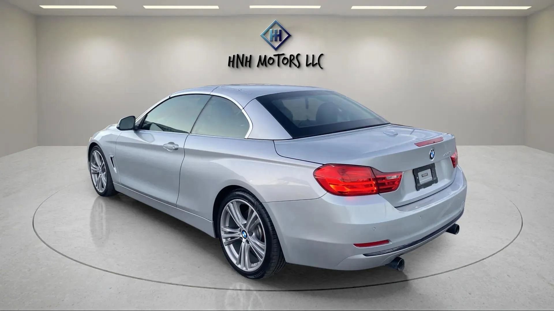 Used 2017 BMW 440i Convertible image 3