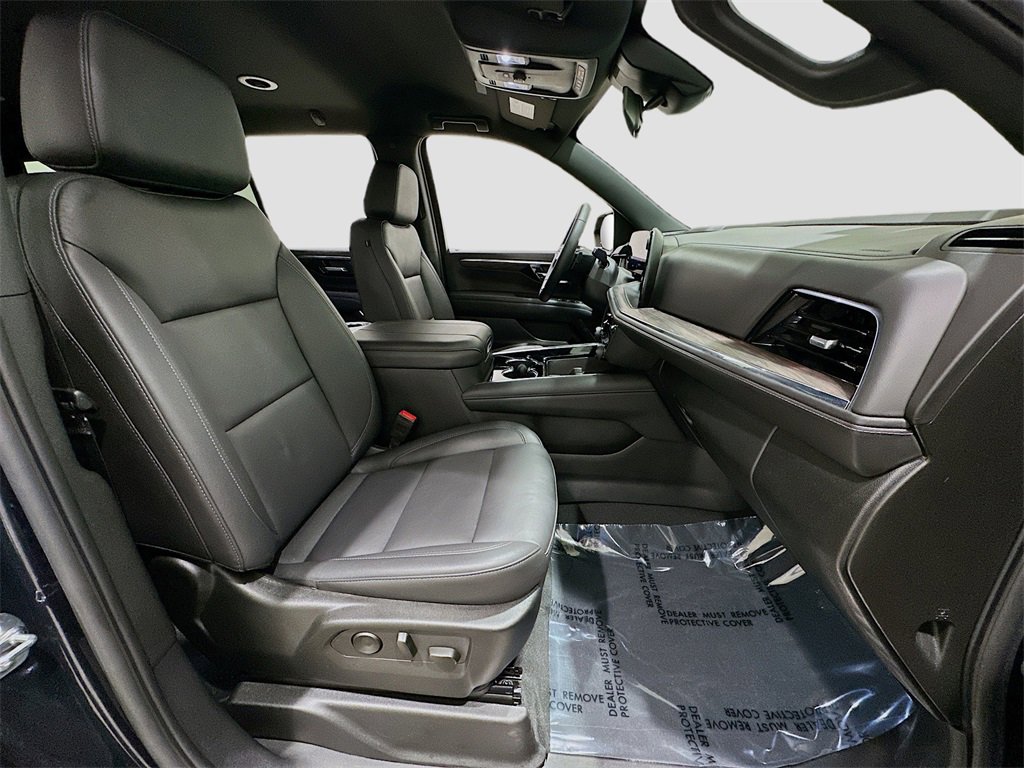 Used 2025 Chevrolet Tahoe LT image 30