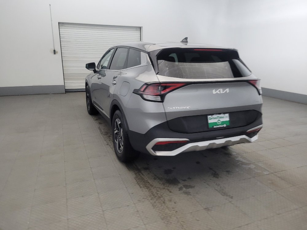 Used 2023 Kia Sportage LX image 5