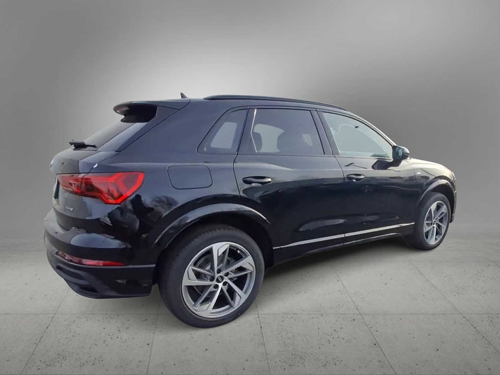 New 2025 Audi Q3 2.0T Premium image 8