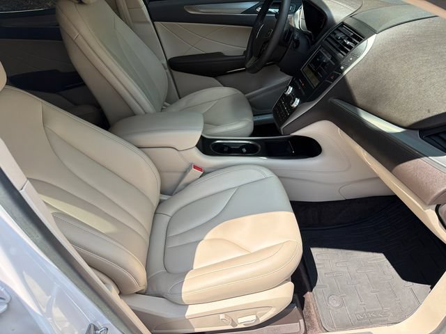 Used 2017 Lincoln MKC Premiere FWD image 14