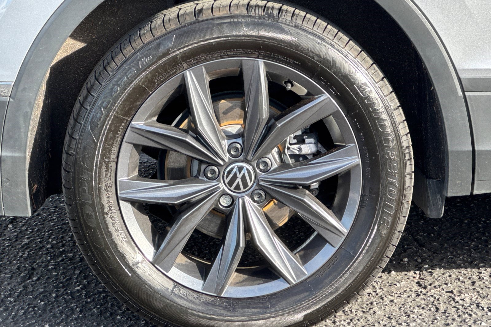 Used 2024 Volkswagen Tiguan SE image 11