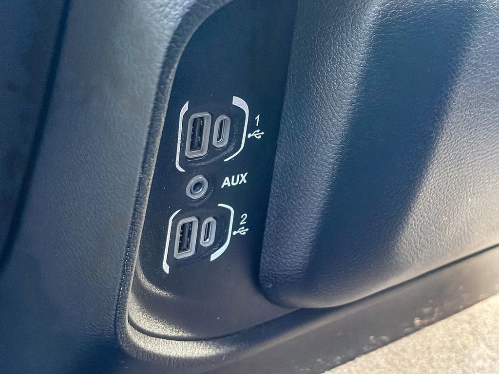 Used 2020 RAM 1500 Laramie w/ Off Road Group AWD/4WD image 33