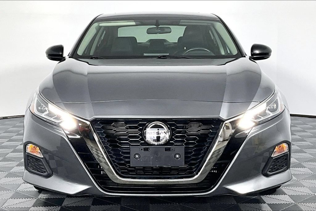 Used 2019 Nissan Altima 2.5 SR w/ SR Premium Package FWD image 3