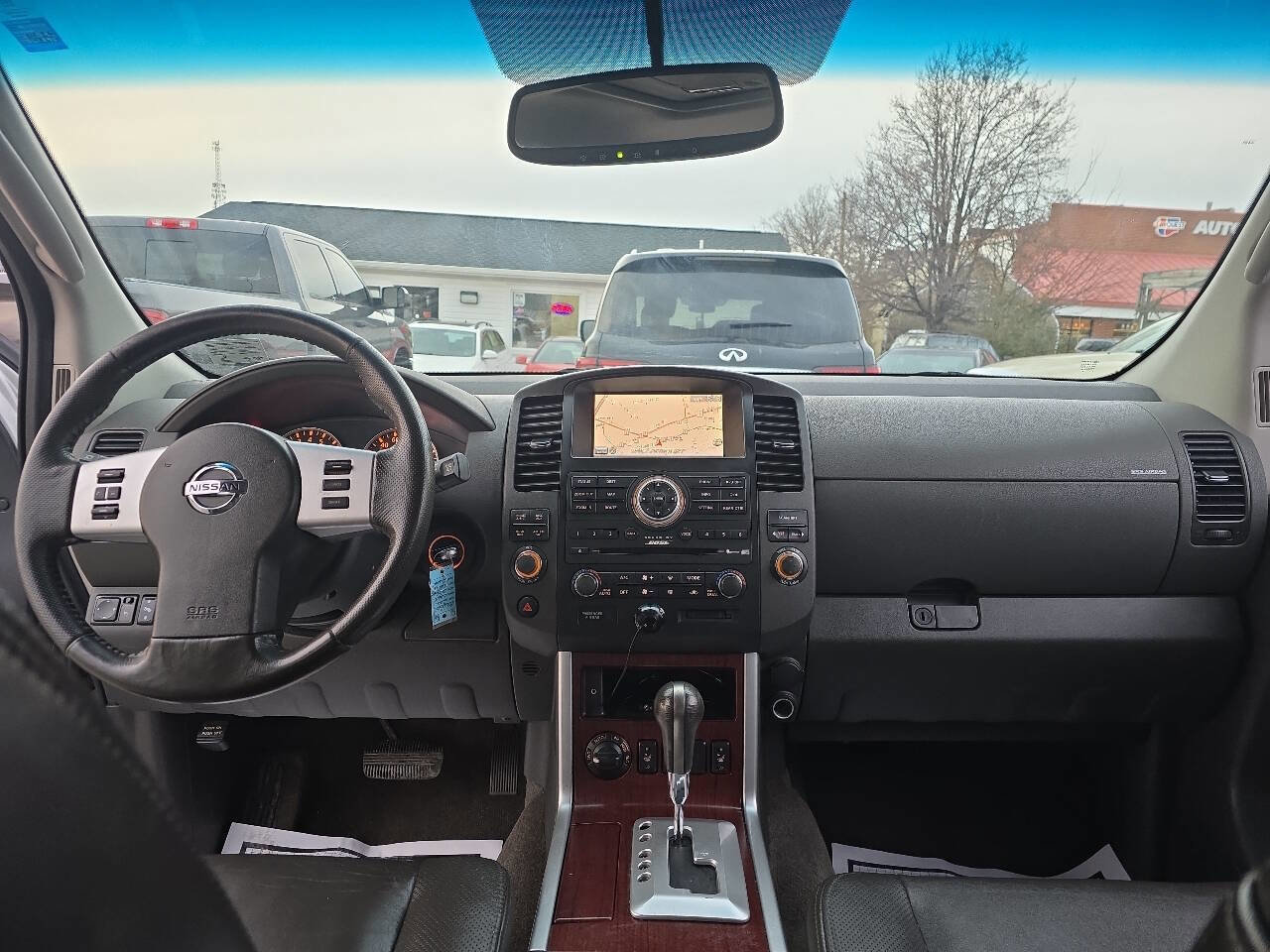 Used 2011 Nissan Pathfinder LE w/ Navigation Pkg image 13