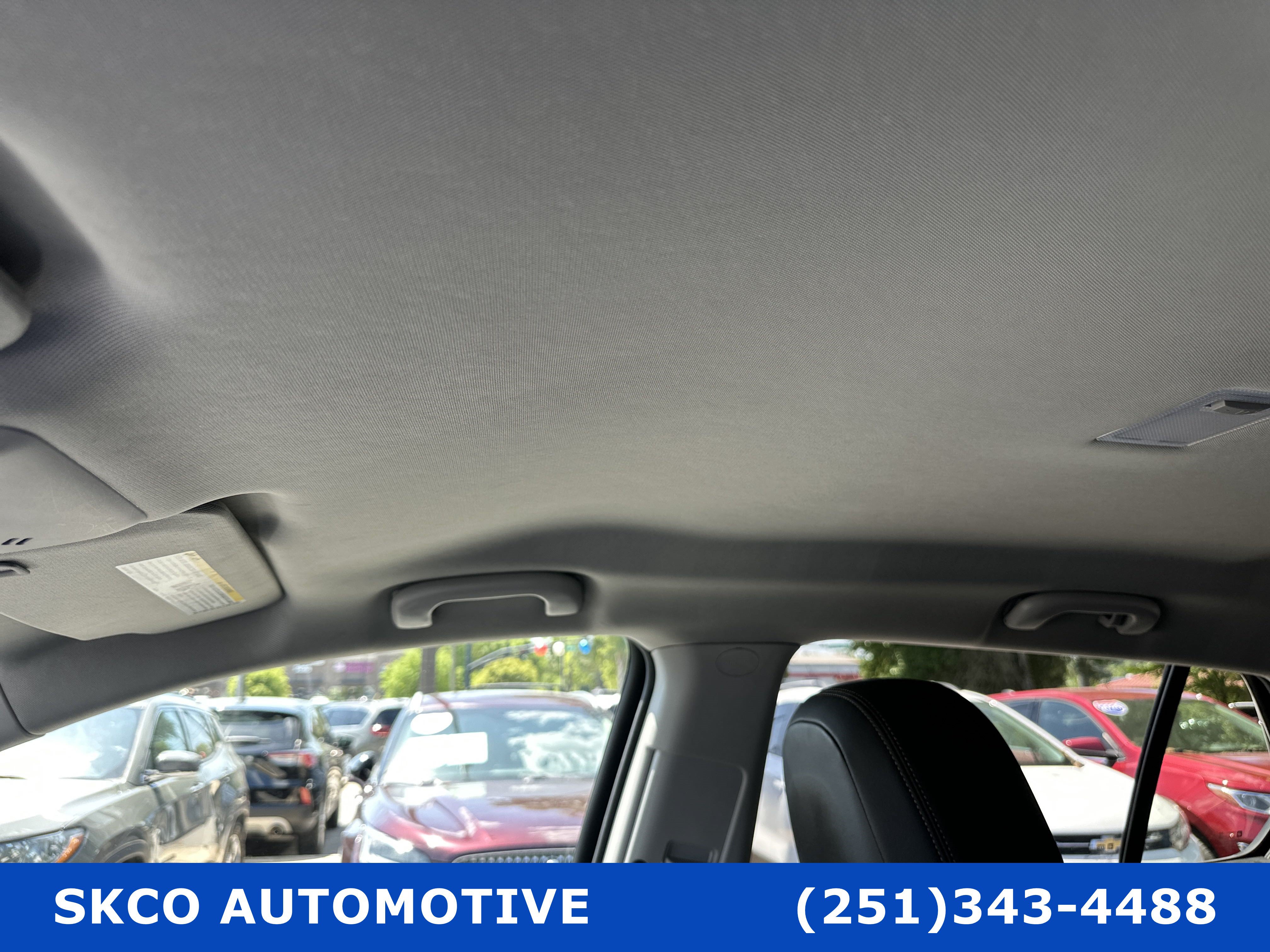 Used 2022 Chevrolet Trax LT w/ LT Convenience Package image 26