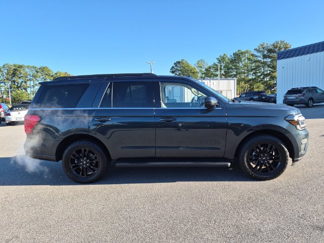 Used 2024 Ford Expedition XLT AWD/4WD image 2