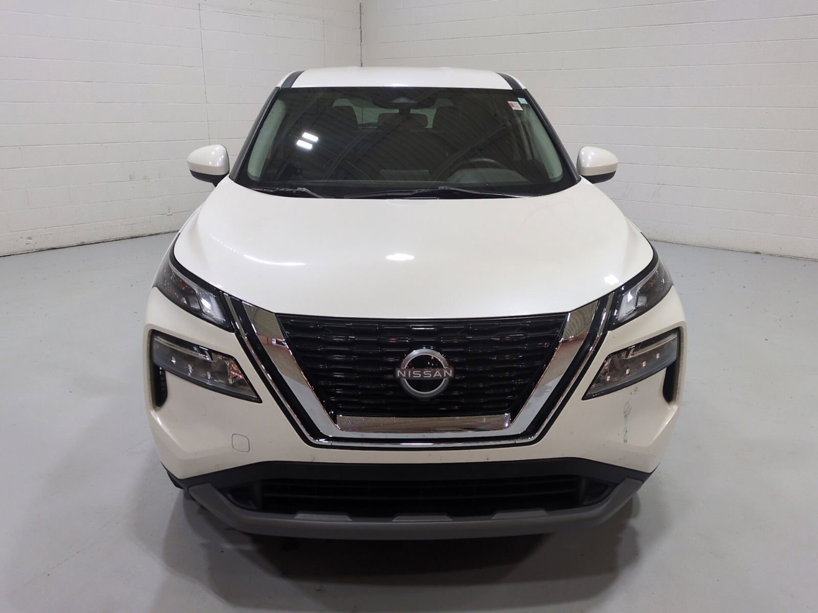 Used 2023 Nissan Rogue SV FWD image 8