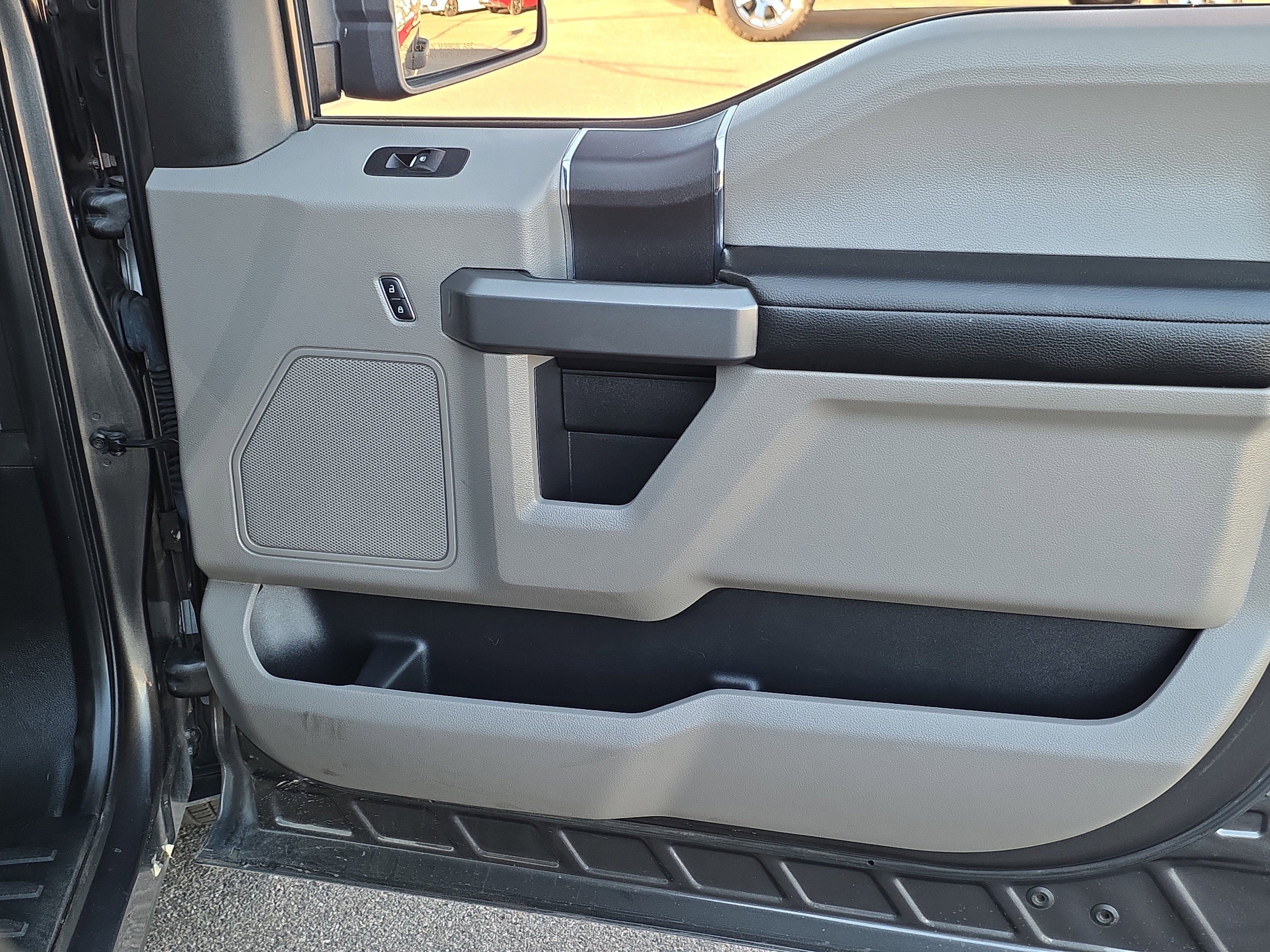 Used 2017 Ford F150 XLT image 29