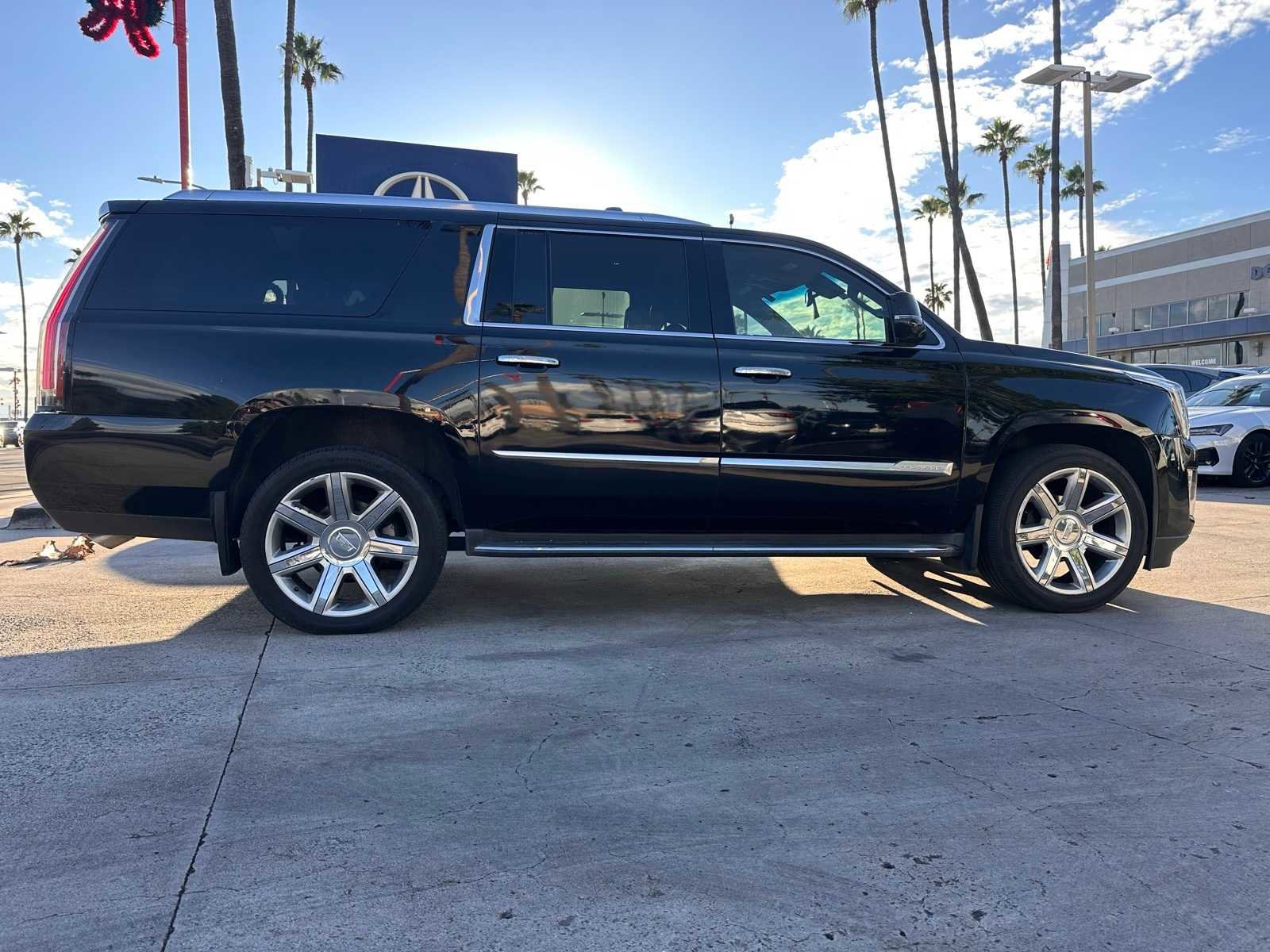 Used 2016 Cadillac Escalade ESV Premium image 6