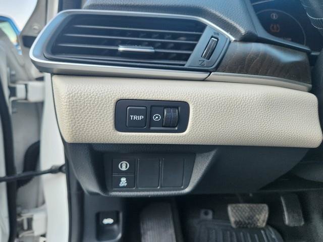 Used 2018 Honda Accord EX image 11