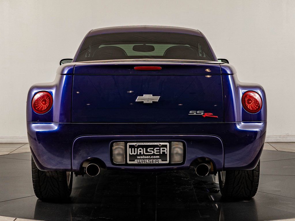Used 2004 Chevrolet SSR w/ Preferred Equipment Group image 7