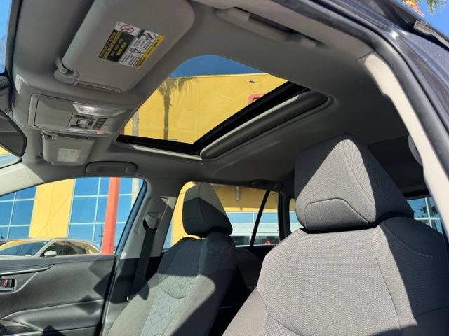 Used 2022 Toyota RAV4 XLE w/ Convenience Package AWD/4WD image 16