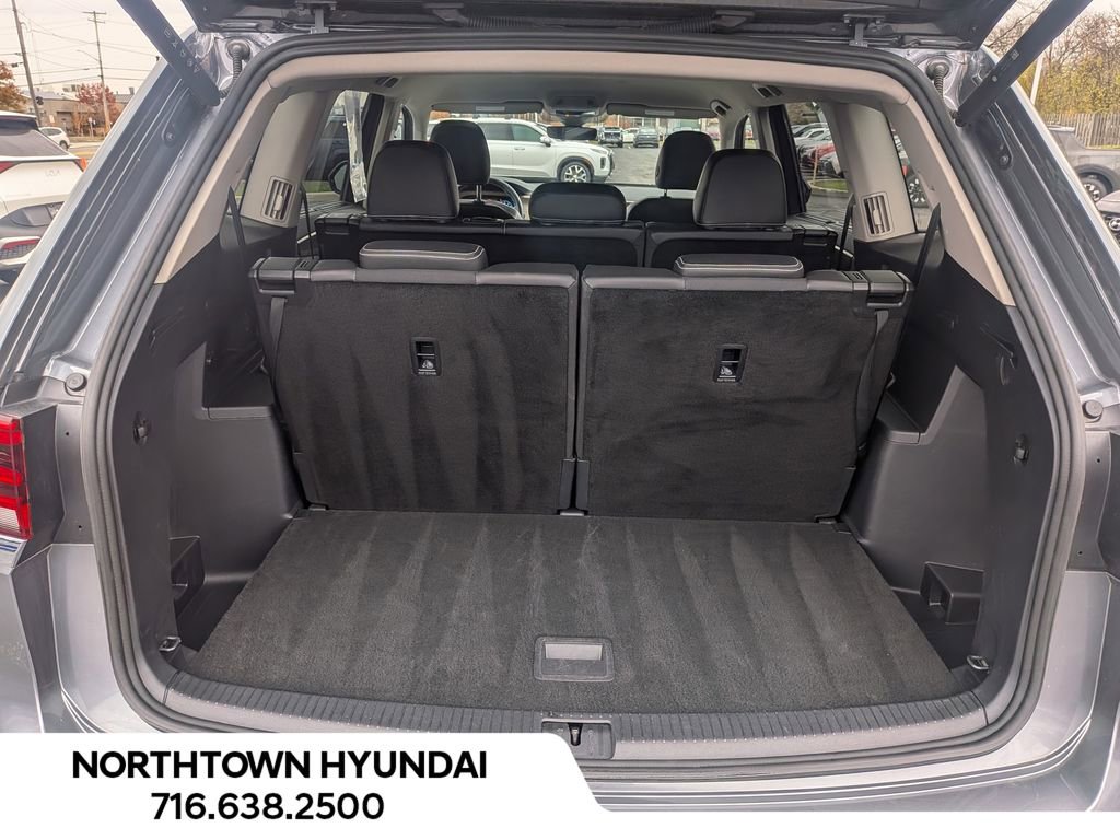 Used 2025 Volkswagen Atlas SE image 32