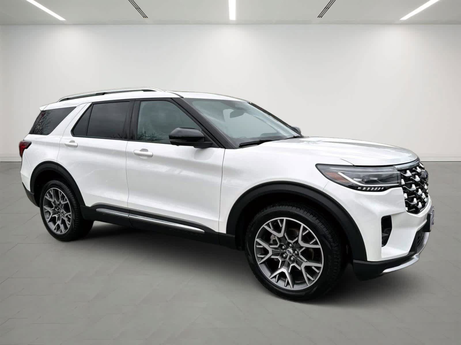 Used 2025 Ford Explorer Platinum w/ Ultimate Package AWD/4WD image 6