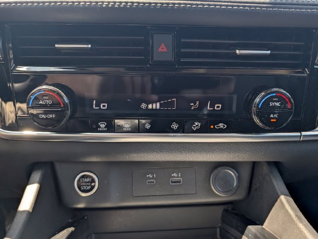 Used 2021 Nissan Rogue SV AWD/4WD image 23