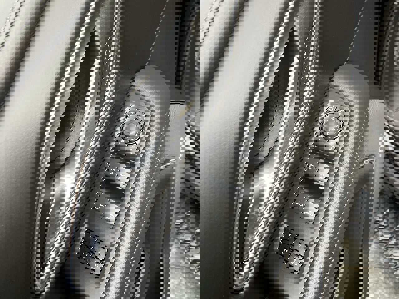 Certified 2022 Chevrolet Tahoe Z71 w/ Luxury Package AWD/4WD image 9