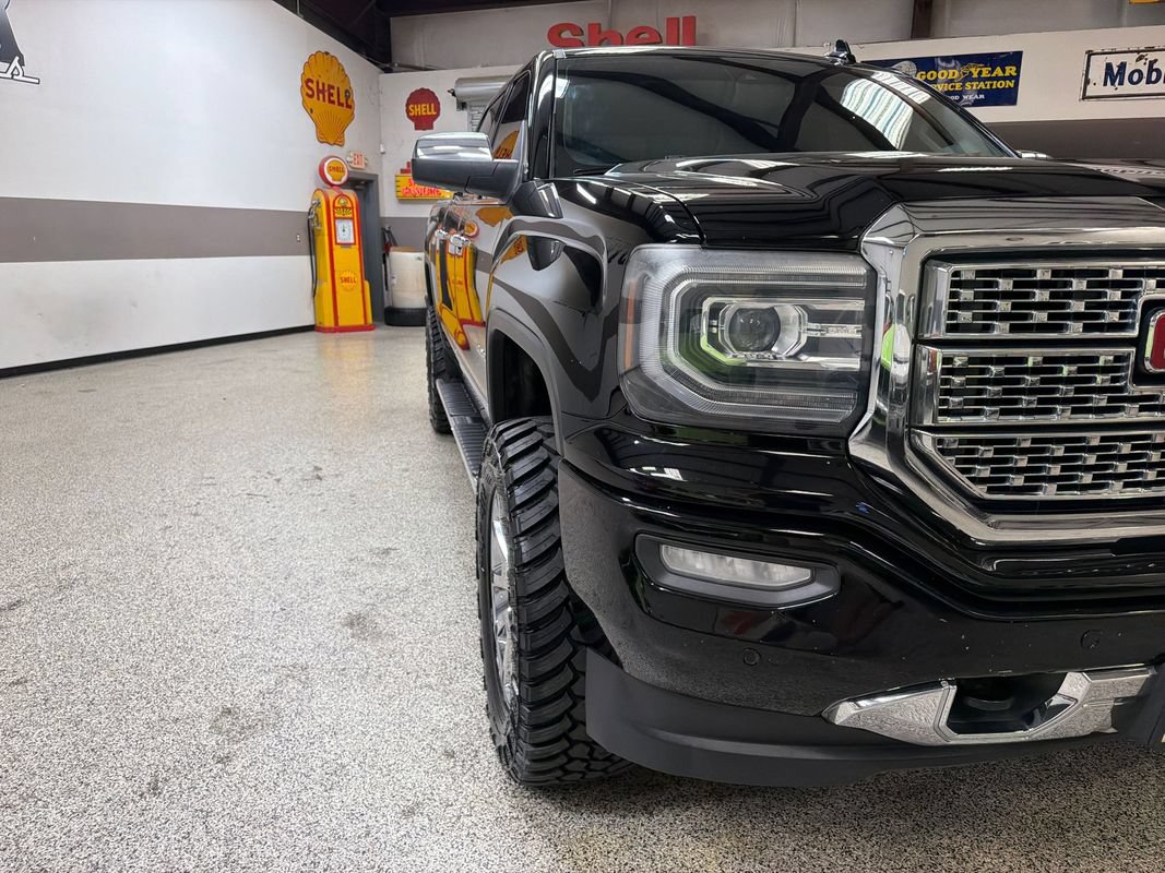 Used 2016 GMC Sierra 1500 Denali w/ Enhanced Driver Alert Package AWD/4WD image 14