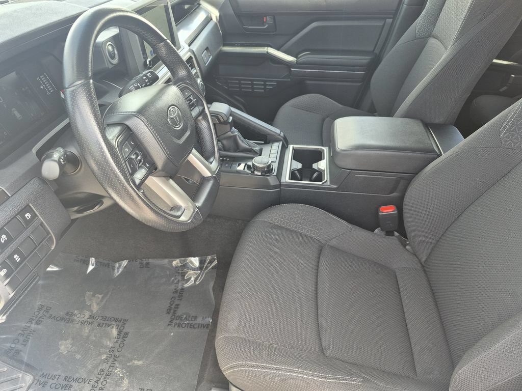 Used 2025 Toyota 4Runner SR5 AWD/4WD image 11
