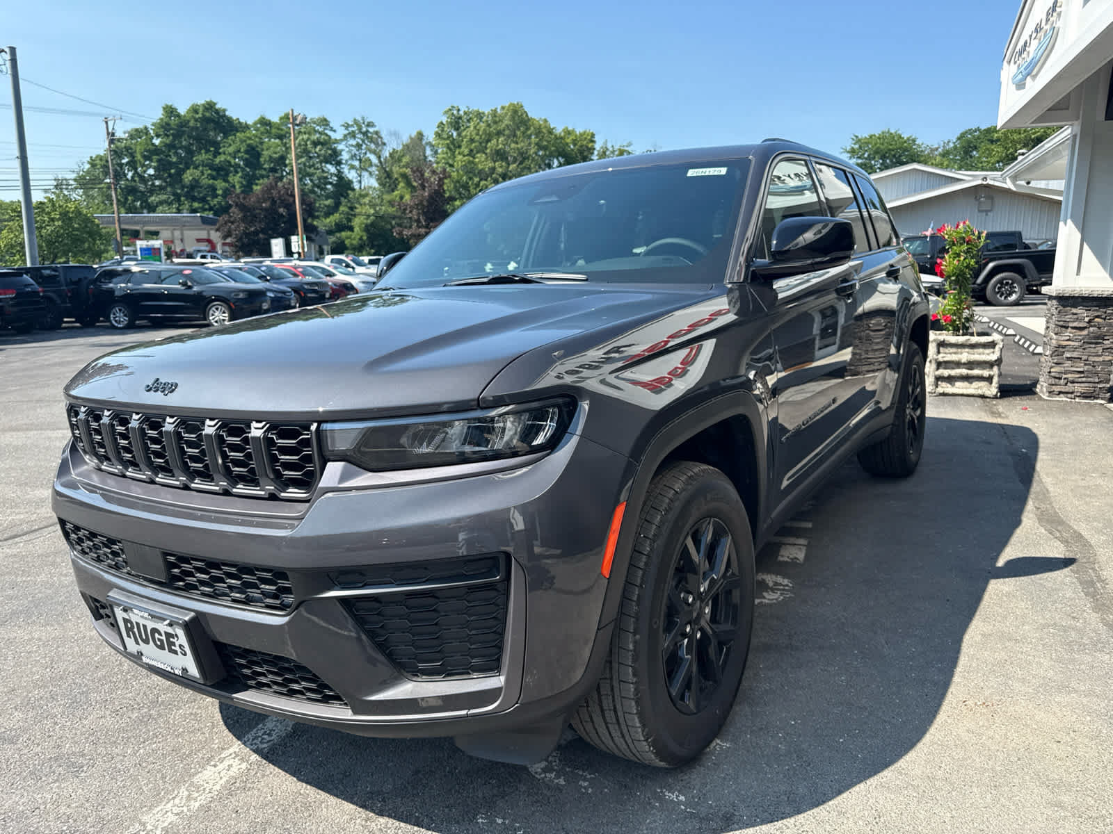New 2026 Jeep Grand Cherokee Altitude AWD/4WD image 8