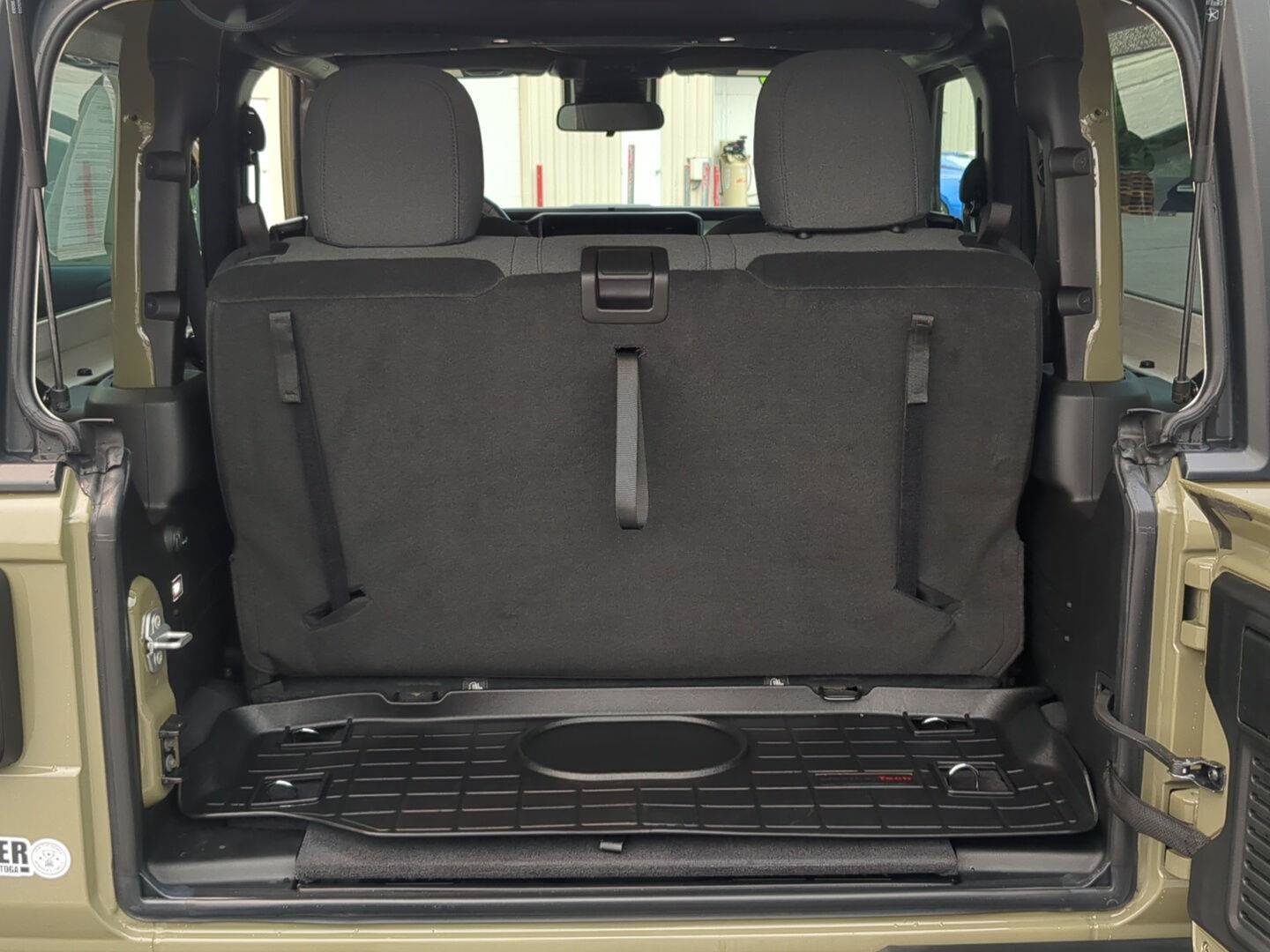 Used 2025 Jeep Wrangler Sport AWD/4WD image 19