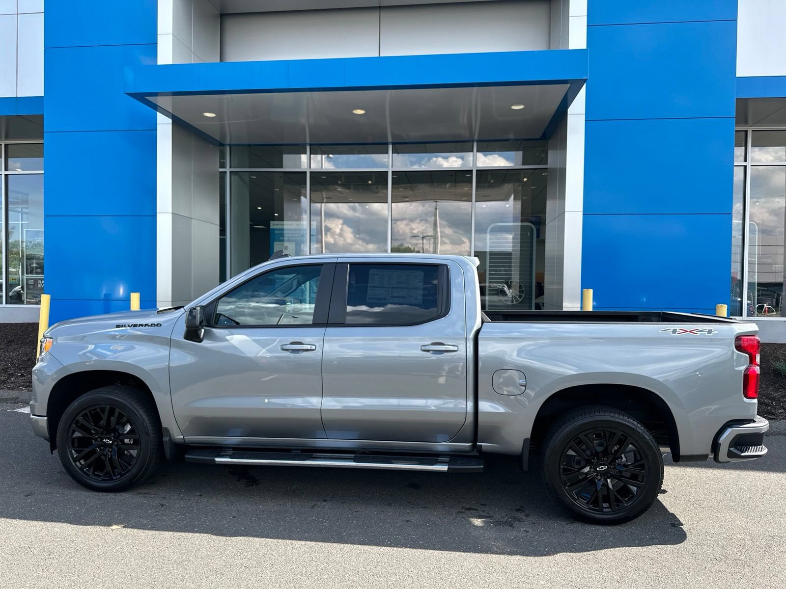 New 2026 Chevrolet Silverado 1500 RST w/ Convenience Package II AWD/4WD image 8