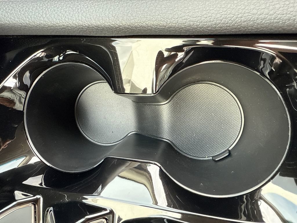 New 2025 VinFast VF 8 Eco AWD/4WD image 28