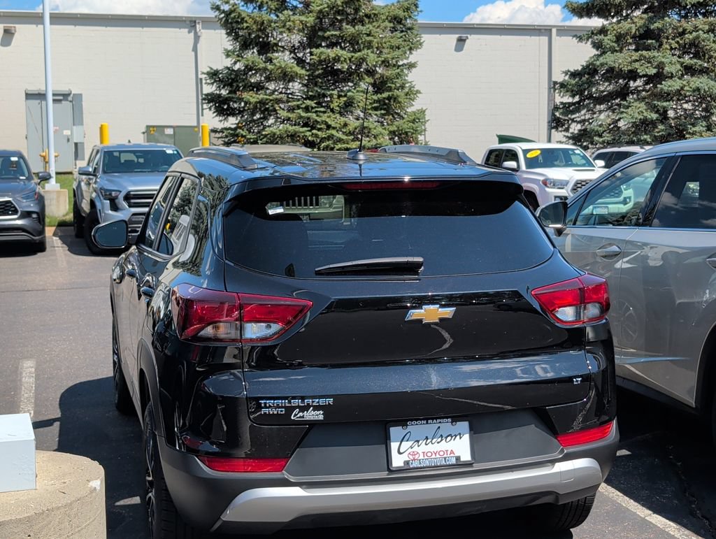 Used 2025 Chevrolet TrailBlazer LT AWD/4WD image 5