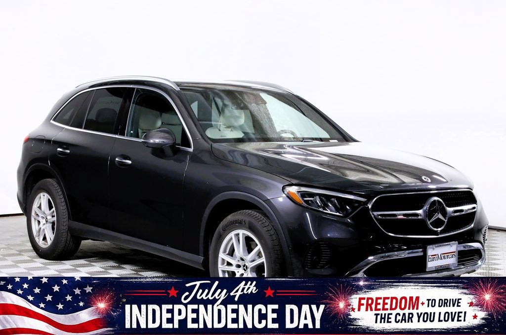Used 2026 Mercedes-Benz GLC 300 4MATIC image 1
