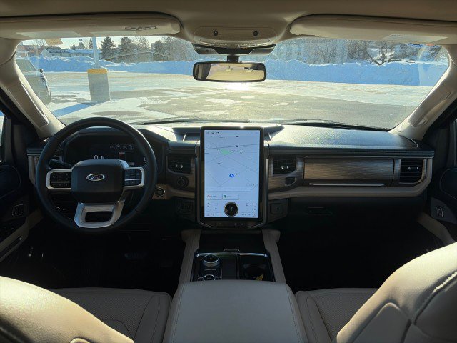 Used 2024 Ford Expedition Limited image 27