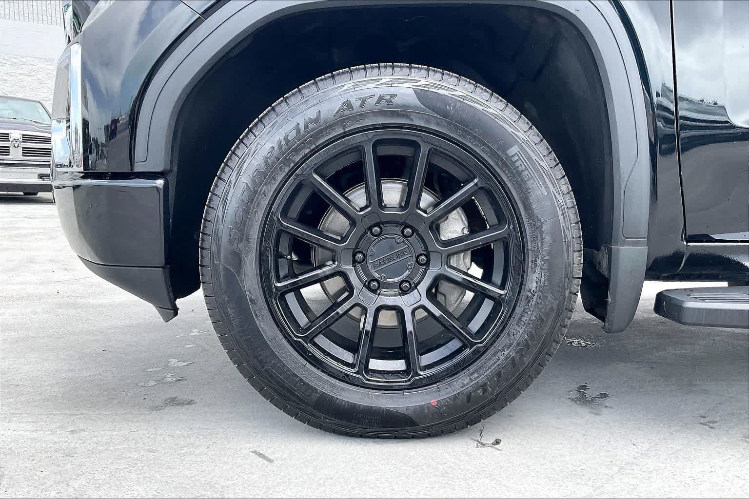 Used 2022 GMC Sierra 1500 Elevation w/ Preferred Package AWD/4WD image 8