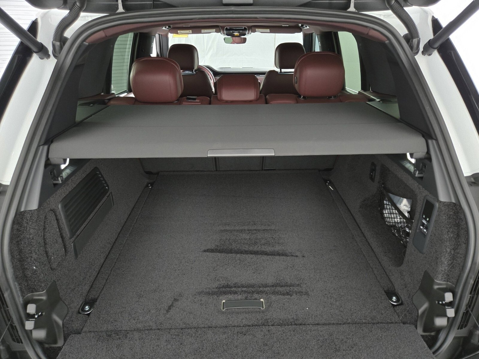 New 2025 Land Rover Range Rover SE image 13
