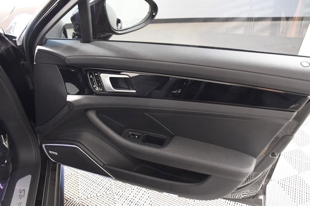 Used 2020 Porsche Panamera 4S AWD/4WD image 18