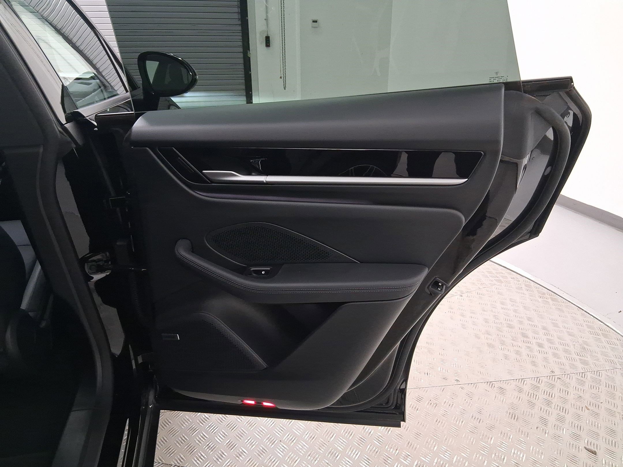 Used 2024 Porsche Macan 4 Electric image 39