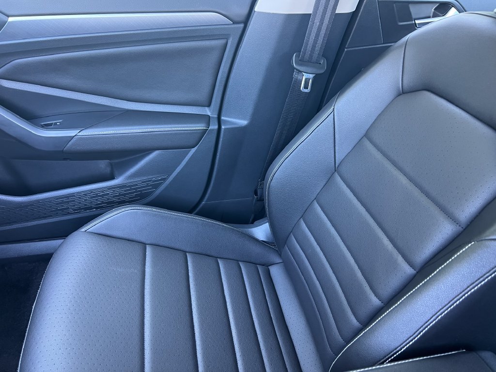 Used 2024 Volkswagen Jetta SE FWD image 27