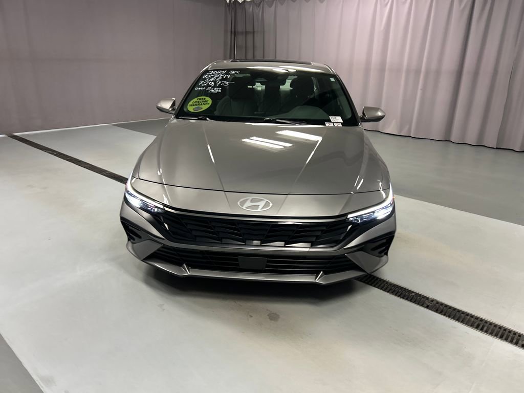 Used 2024 Hyundai Elantra SEL w/ Convenience Package image 2