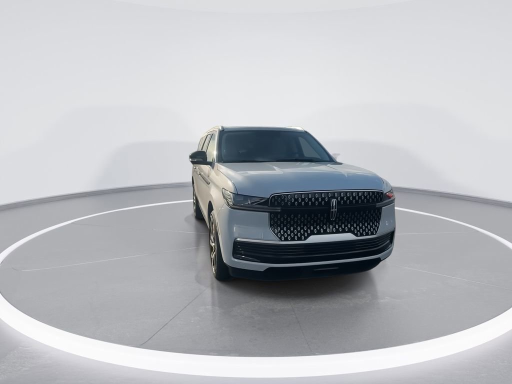 New 2026 Lincoln Navigator L Reserve AWD/4WD image 3