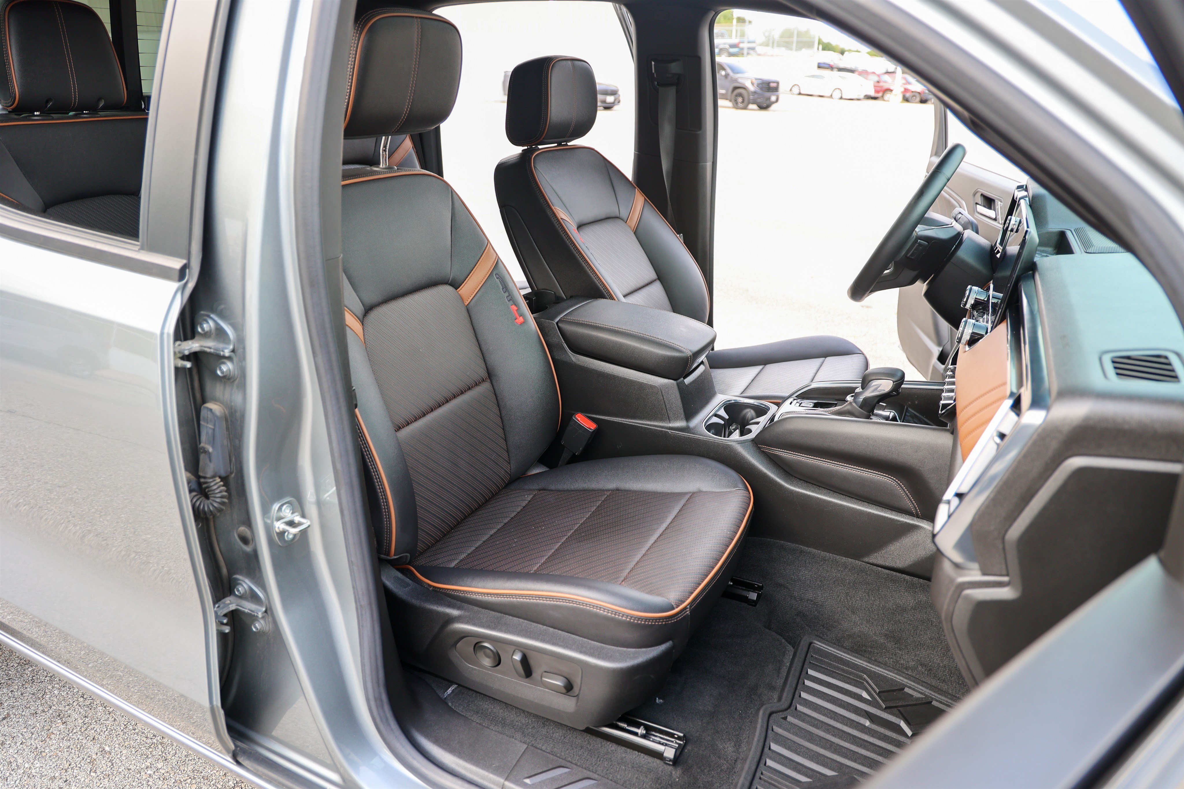 Used 2023 GMC Canyon AT4 w/ AT4 Premium Package AWD/4WD image 48