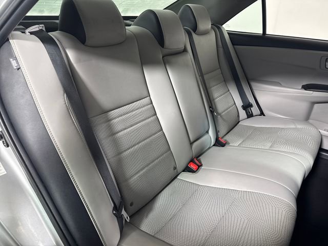 Used 2016 Toyota Camry SE w/ Four Season Floor Mat Package image 17