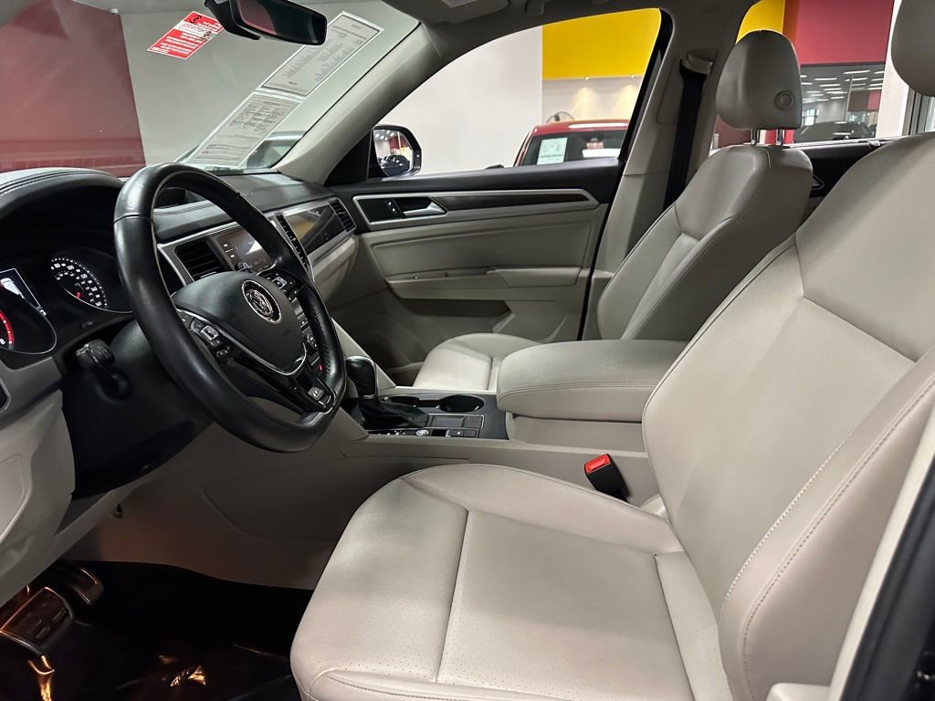 Used 2021 Volkswagen Atlas SE w/ Panoramic Sunroof Package FWD image 14