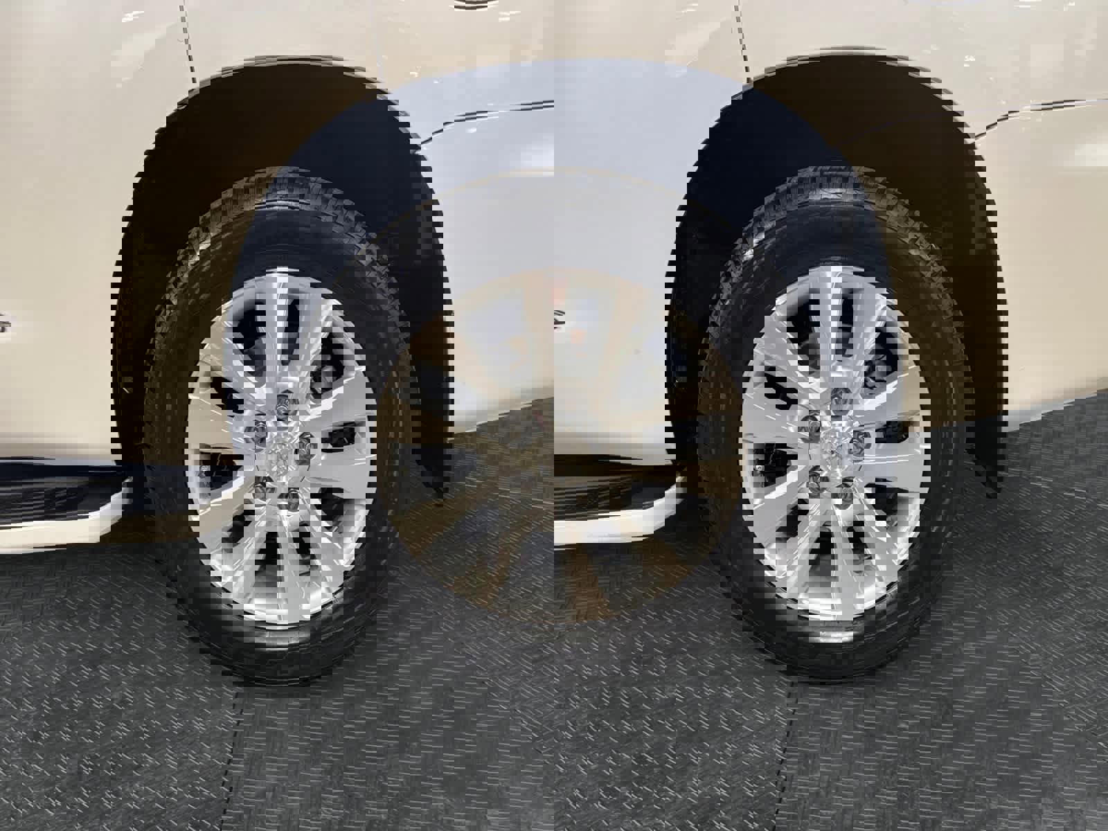 Used 2020 Toyota Sequoia Platinum image 15