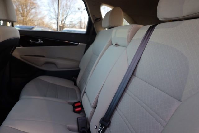Used 2019 Kia Sorento LX w/ LX Convenience Package image 31