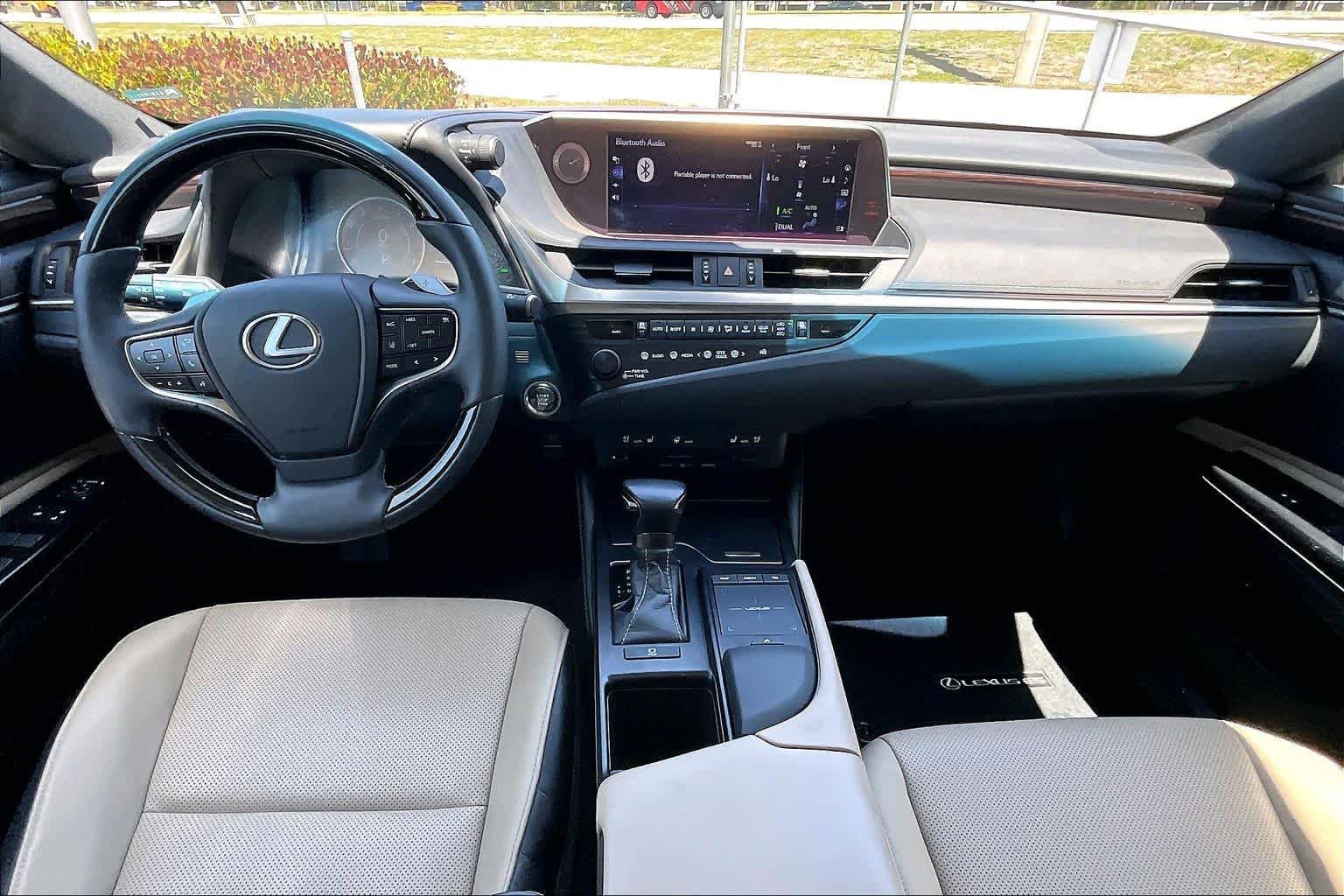 Used 2020 Lexus ES 350 w/ Premium Package image 16