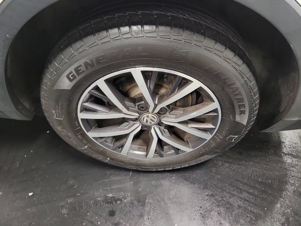 Used 2019 Volkswagen Tiguan SE w/ Panoramic Sunroof Package AWD/4WD image 13