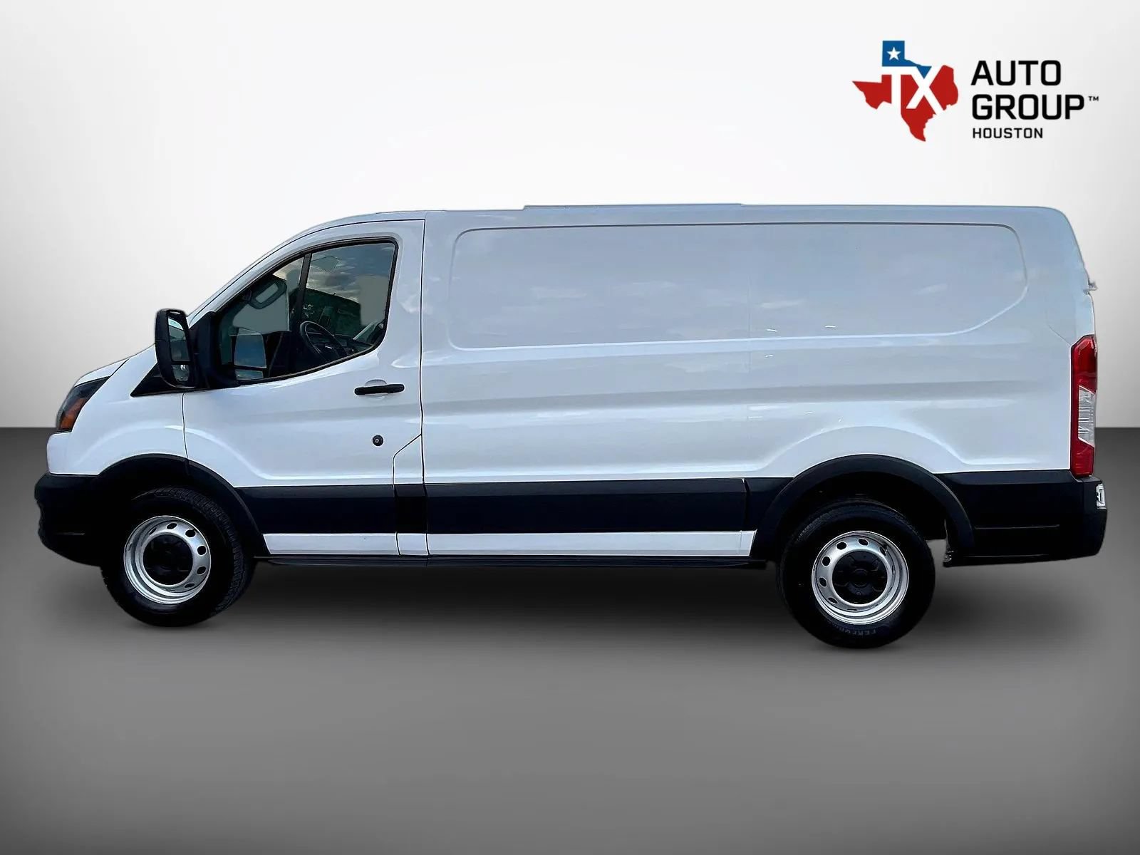 Used 2023 Ford Transit 150 Low Roof RWD image 9