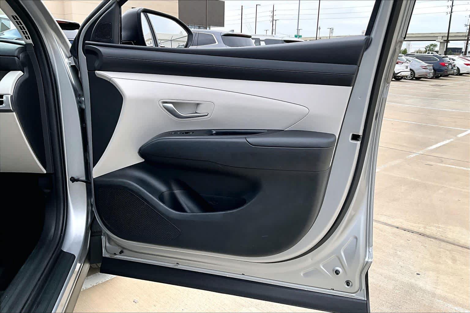 Used 2025 Hyundai Tucson SE FWD image 21